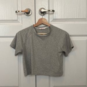 Gray cropped tee